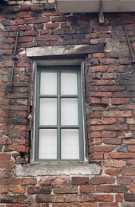  Zesruits venster met zandstenen en houten latei Schoolstraat 3, 5, Groningen 103245