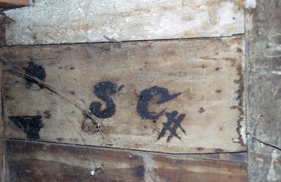  Hergebruikte plank met brandmerk: letters S C en # Oude Ebbingestraat 78, Groningen 102977