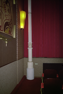  Herplaatste gietijzeren kolom in filmzaal 'The Movies' in filmcentrum Poelestraat Poelestraat 30, Groningen 103114