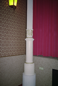  Gietijzeren kolom in filmzaal Poelestraat 30, Groningen 103114