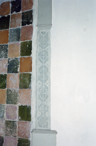  Detail van haardgewelf met natuursteen en plavuizen Hoge der A 6, Groningen 102386