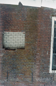 Muurwerk met muurankers en gat Guyotplein 3, Groningen 102192