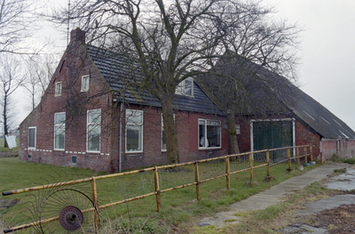  Voorhuis met schuur Zuiderweg 64, Hoogkerk, Groningen