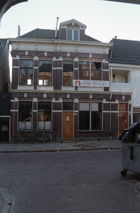  Voorgevel met bord van bouwbedrijf Noorderkerkstraat 12, Groningen 107058
