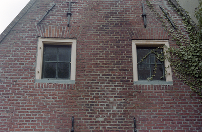  Topgevel met venstertjes en muurankers Visserstraat 50, Groningen 103501