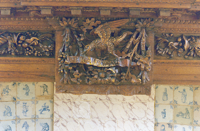  Detail van houtsnijwerk aan haardplaats Martinikerkhof 12, Groningen 102551