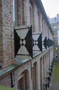  Gevel met kloostervensters en luiken Martinikerkhof 12, Groningen 102551
