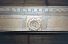  Detail van houten ornamenten Martinikerkhof 12, Groningen 102551