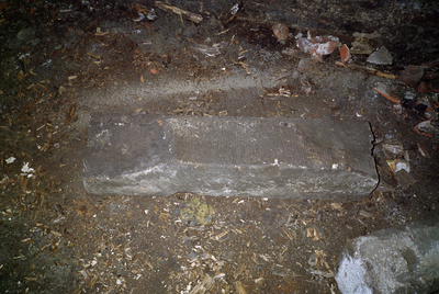  Zandstenen bouwelement in Sikkenspoort Leliesingel, Groningen 103776