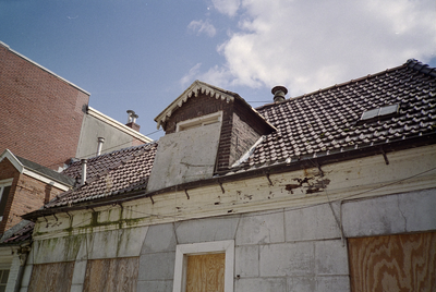  Dichtgetimmerde erker met sierlijst boven kroonlijst Prinsenstraat 13, Groningen 109861