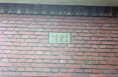 Gevelsteen met 'HB GB 1934' Zuiderweg 172, Hoogkerk, Groningen