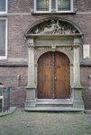  Entree met zandstenen omlijsting Universiteitslaboratorium Broerstraat 9, Groningen 101821