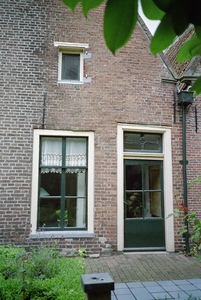  Topgevel met venster, deur en zolderraampje Visserstraat 50, Groningen 103501