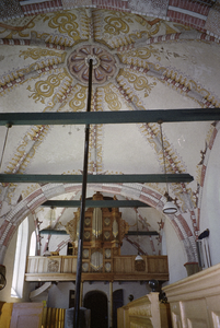  Schilderingen in gewelven en orgel in Pancratiuskerk Hoofdweg 36, Godlinze