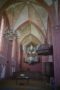  Gemetselde gewelven in Jacobuskerk Borgweg 11, Zeerijp