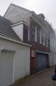  Lijstgevel met garagedeur en zes-ruits vensters Grote Gang 88/11, 88/12, Groningen 103285