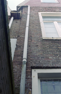  Muurwerk met vensters Oude Kijk in 't Jatstraat 10, Groningen 100706