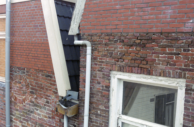  Muurwerk met venster en dichtgezet rondvenster Oude Kijk in 't Jatstraat 10, 12, Groningen 100706, 103003