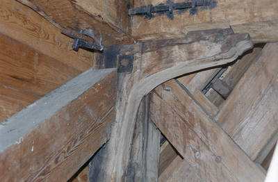  Detail van houten constructie van kerktoren Middelberterweg 13, Middelbert, Groningen 101714