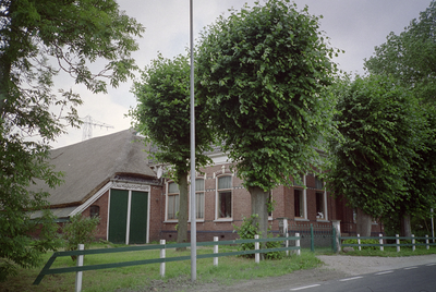  Boerderij Euvelgunnerheem met knotwilgen Euvergunnerweg 27, Groningen 100962