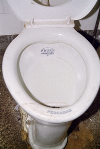  Toiletpot P. Wiardi Groningen Akerkhof 33 Groningen 101733
