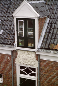 Cartouche aan achtergevel van het Nieuw Aduarder Gasthuis Munnekeholm 3, Groningen 102559