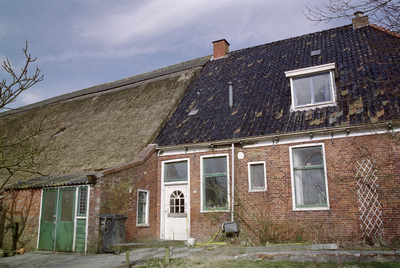  Zijgevel woonhuis en schuur met rieten dak Hogeweg 13, Dorkwerd, Groningen 106323