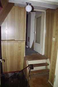  Zolder nr. 16; trapje naar voorkamer vliering Gelkingestraat 14, 16, Groningen 102109, 102110