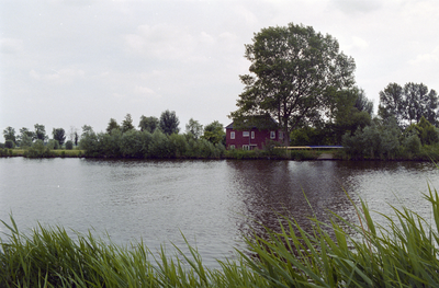  zicht over water Eemskanaalzone , Groningen
