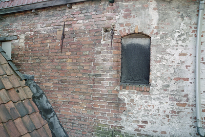  Muur met venster en muurankers Gelkingestraat 46, Groningen 106305