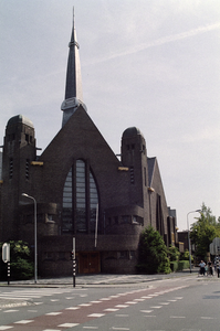  Oosterkerk frontaal S.S. Rosensteinlaan 22, 23, E. Thomassen à Theussinklaan 1, Groningen 100510