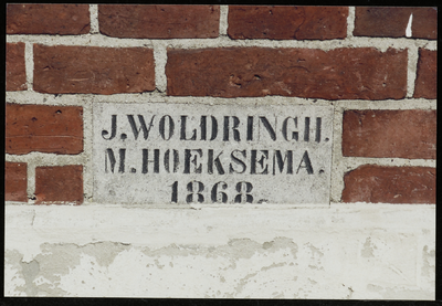  opschrift J.WOLDRINGH.M.HOEKSTRA.1868. Oosterweg 56, Groningen 101378