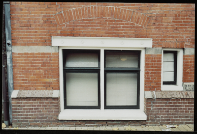  detail achtergevel venster Steentilstraat 8, Groningen 103333