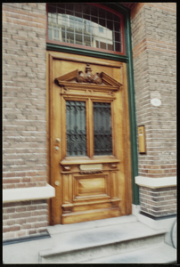  voordeur met houtgesneden ornamenten Westersingel 40, Groningen 106406