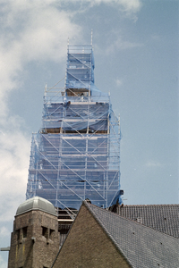  Oosterkerk toren in de steigers S.S. Rosensteinlaan 22, 23, E. Thomassen à Theussinklaan 1, Groningen 100510