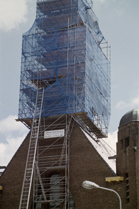  Oosterkerk toren in de steigers S.S. Rosensteinlaan 22, 23, E. Thomassen à Theussinklaan 1, Groningen 100510