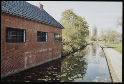  brughuis, parkstrook, wandelpad langs water, kade to. Petrus Campersingel 153, Groningen 106526