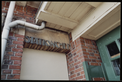  voormalig station Engelbert, opschrift in beton: STATIONCHEF Woldjerspoorweg 40, 42, Engelbert 101668