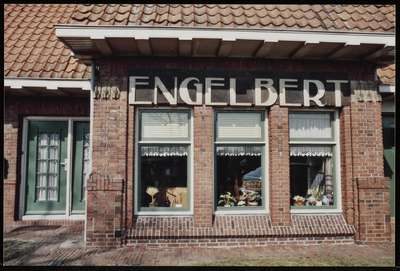  voormalig station Engelbert, achtergevel met opschrift ENGELBERT Woldjerspoorweg 40, 42, Engelbert 101668