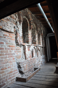  interieur: Voormalige vensters in gevel Martinikerkhof 3, Martinikerk 102538