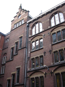  verspringende vensters, boogvensters Sint Jansstraat 2, Groningen 103291