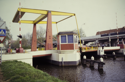  Parkbrug met brugwachtershuisje over Hoornsediep Parkweg, Hoornsediep, Groningen 152210
