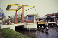  Parkbrug met brugwachtershuisje over Hoornsediep Parkweg, Hoornsediep, Groningen 152210