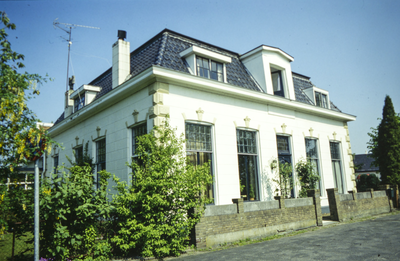  Gevels van vrijstaand woonhuis 'Oostburg' Pop Dijkemaweg 1, 1a, Groningen