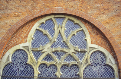  Detail van gevel met glas in loodvenster in Hoofdstation Stationsplein 1, Groningen 101722