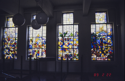  Glas-in-lood-ramen in voormalige kleuterschool Graaf Adolfstraat 73, Groningen 101002