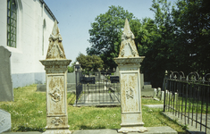  Gietijzeren grafstenen op het kerkhof Engelberterweg 39, Engelbert 107953