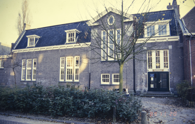  Voorgevel van voormalig schoolgebouw Witte de Withstraat 18, Groningen 101662