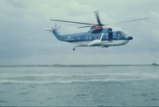 303799 Metingen met meetset vanuit KLM helicopter langs de Nederlandse kust, Datum onbekend.