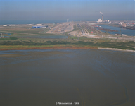 321756 Luchtfoto Maasvlakte, Westplaat, Centrale, Mississippihaven, paalnummer 4, 1999-11-05
